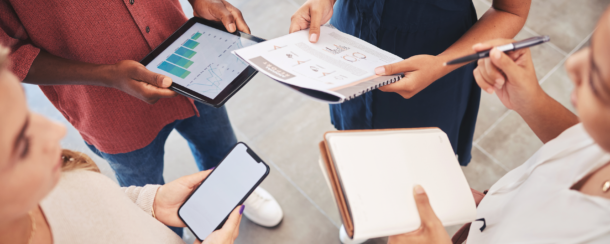 Brainstorming-Tablet-Smartphone lang Brainstorming-Tablet-Smartphone lang